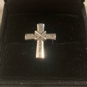 Sterling silver cross pendant